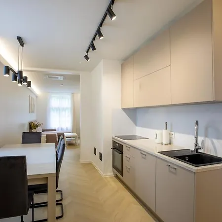 Apartment Citycenter 3 Bedroom Apartment, Free Parking Parnu