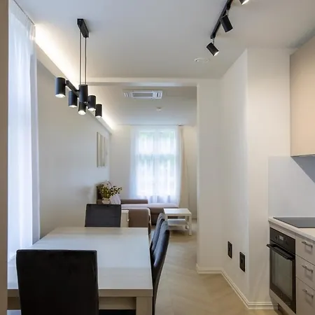 Apartment Citycenter 3 Bedroom Apartment, Free Parking *
