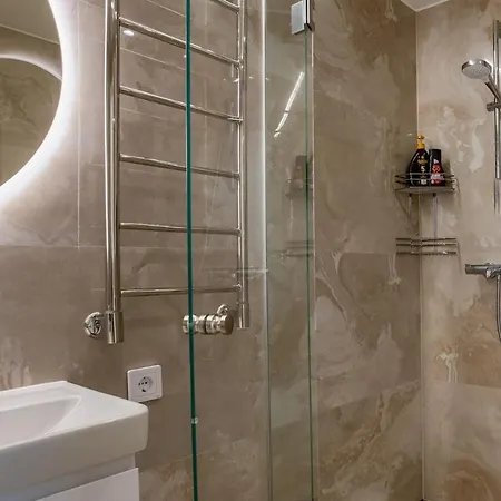 Citycenter 3 Bedroom Apartment, Free Parking * Parnu