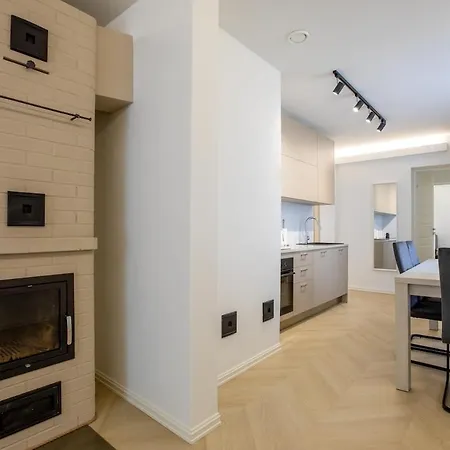 Citycenter 3 Bedroom Apartment, Free Parking Apartment Parnu
