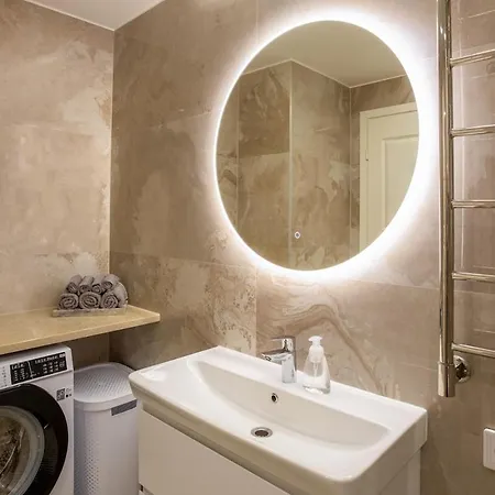 Citycenter 3 Bedroom Apartment, Free Parking * Parnu