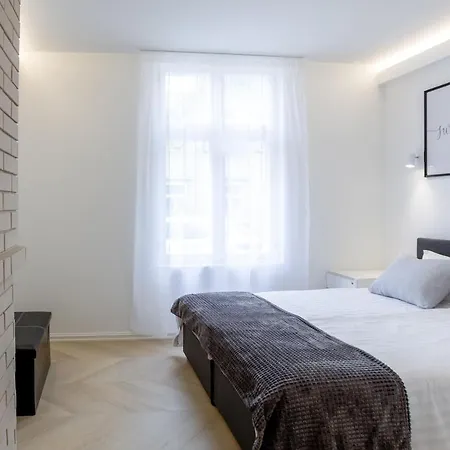 Citycenter 3 Bedroom Apartment, Free Parking Apartment *