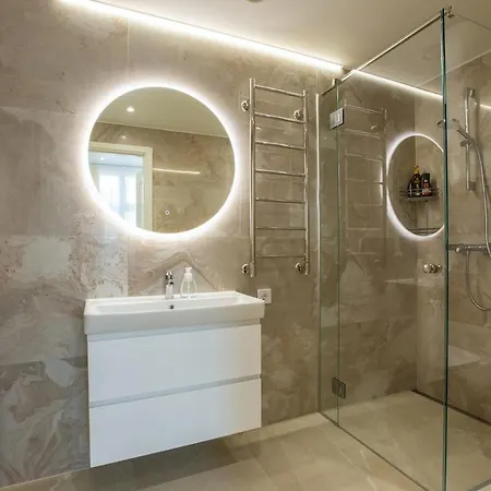 Apartment Citycenter 3 Bedroom Apartment, Free Parking *