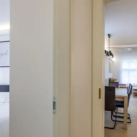 Citycenter 3 Bedroom Apartment, Free Parking Apartment Parnu
