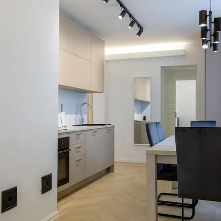 Apartment Citycenter 3 Bedroom Apartment, Free Parking