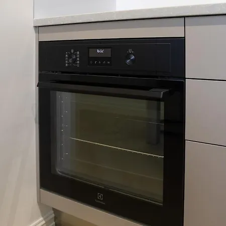 Citycenter 3 Bedroom Apartment, Free Parking * Parnu