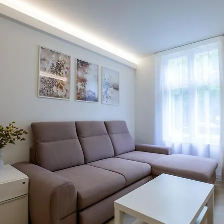 Citycenter 3 Bedroom Apartment, Free Parking Parnu