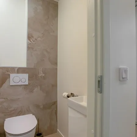 Citycenter 3 Bedroom Apartment, Free Parking *